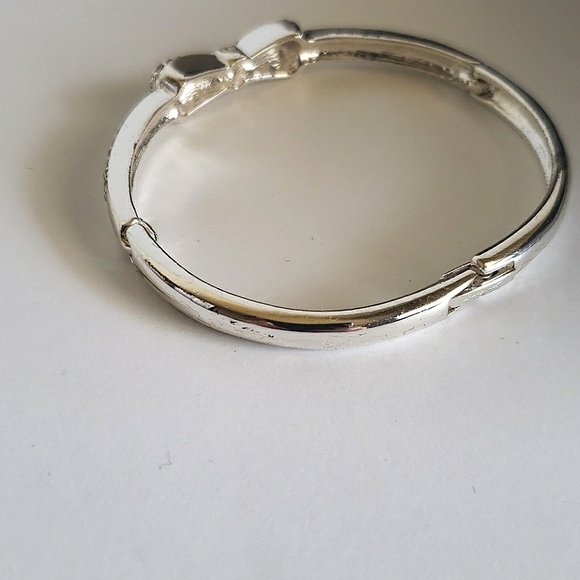 Jewelmint Bow Tie Bangle Bracelet Silver Rhinestones Bowtie - Picture 3 of 3